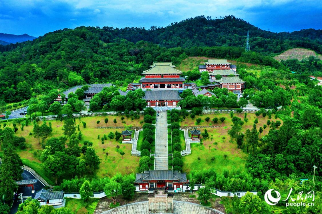 风景宜人的考亭书院，是武夷山国家公园1号风景道上的重要打卡点之一，由曾在南平生活、著书、讲学近50年的南宋著名理学家朱熹创办。人民网 李唯一摄